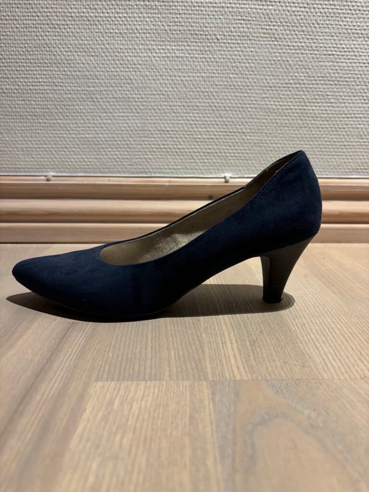 Pumps, str. 39, Tamaris