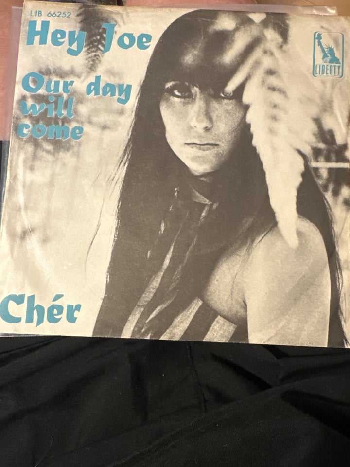 Single, Cher