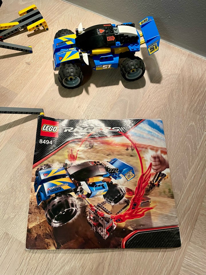 Lego Racers, 8494 Ring of Fire