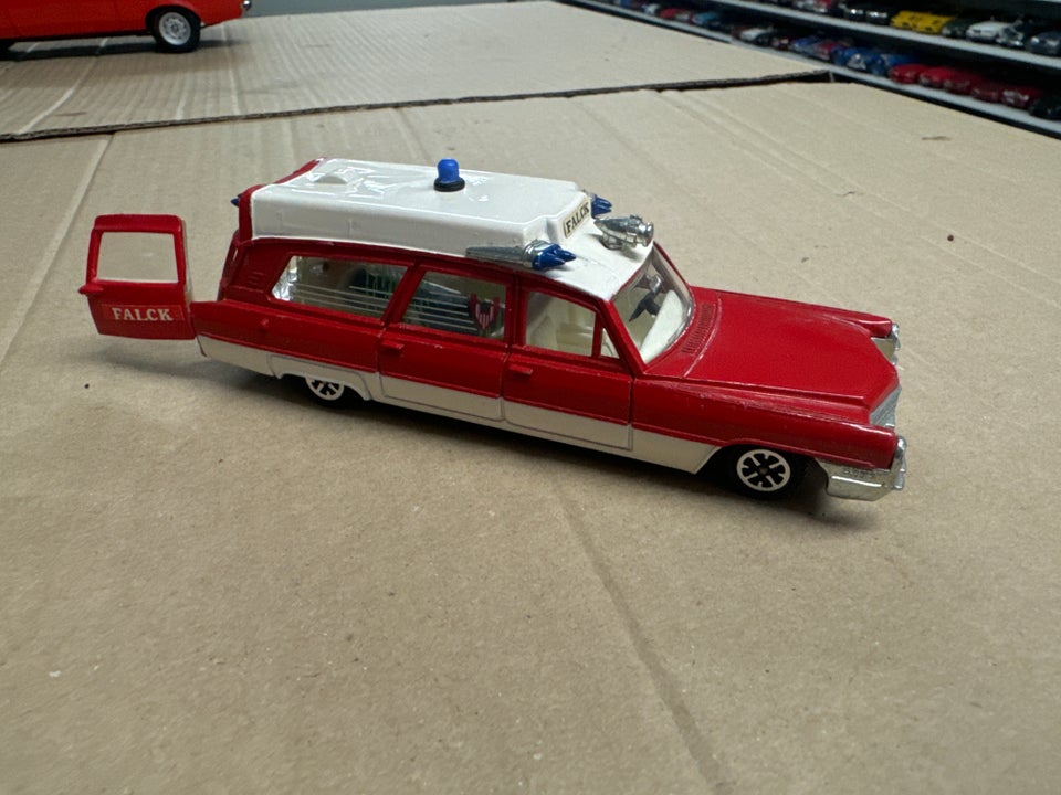 Modelbil, Cadillac Rescuer Falck