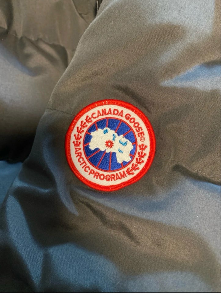 Poncho, str. 40, Canada Goose