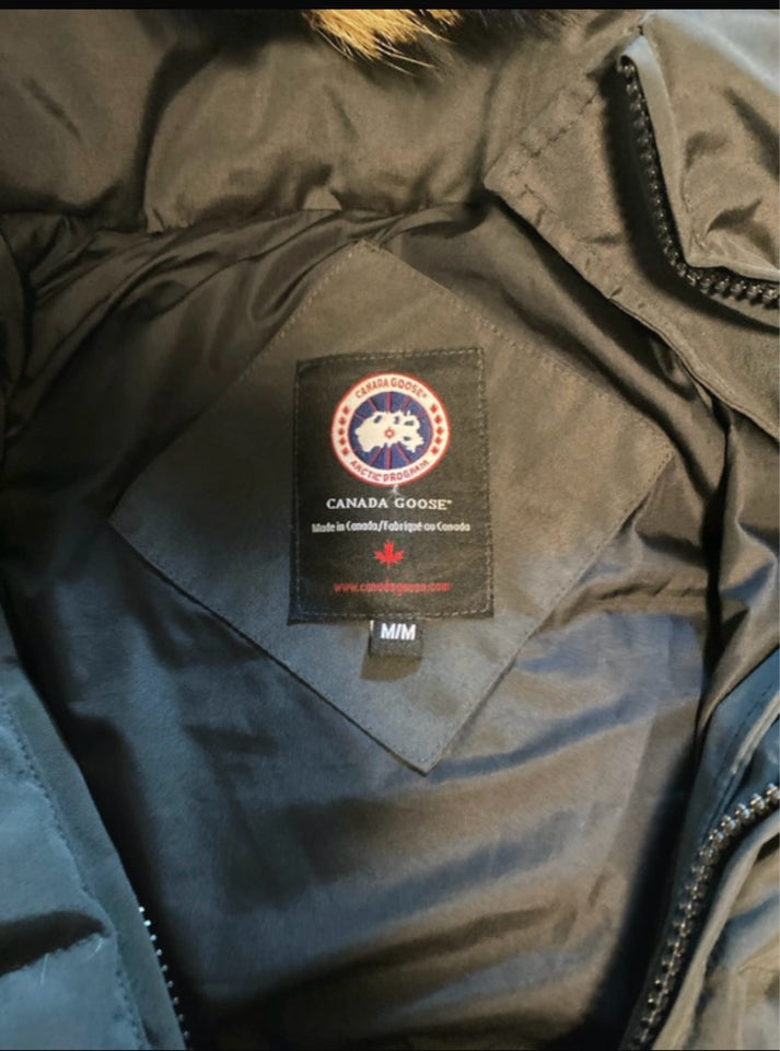 Poncho, str. 40, Canada Goose