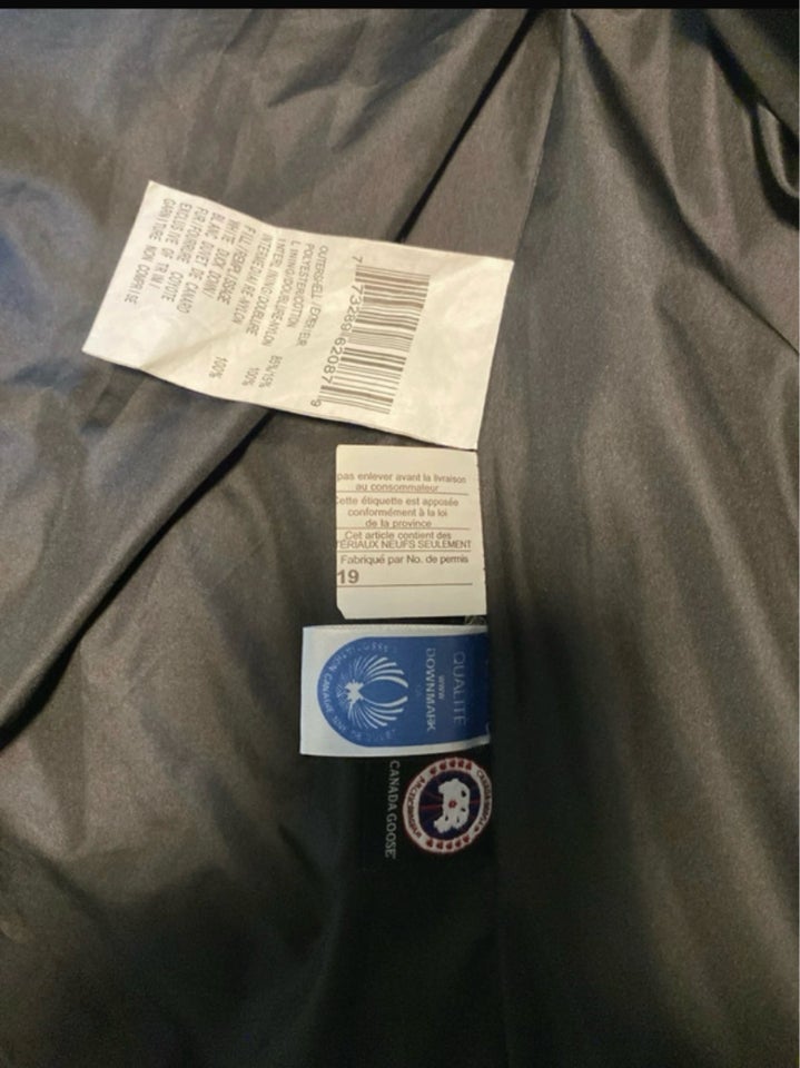 Poncho, str. 40, Canada Goose