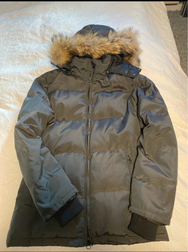 Poncho, str. 40, Canada Goose