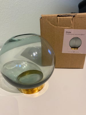 Glas Globe Vase med stand Ø17 AYTM