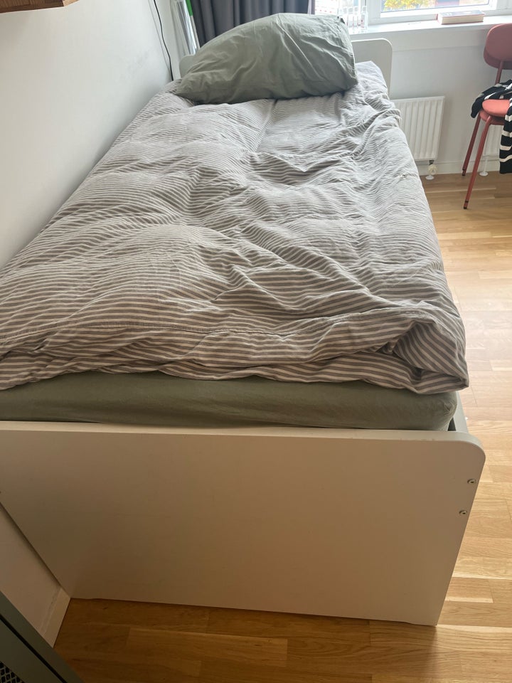 Enkeltseng, Ikea , b: 96 l: 206 h: 89