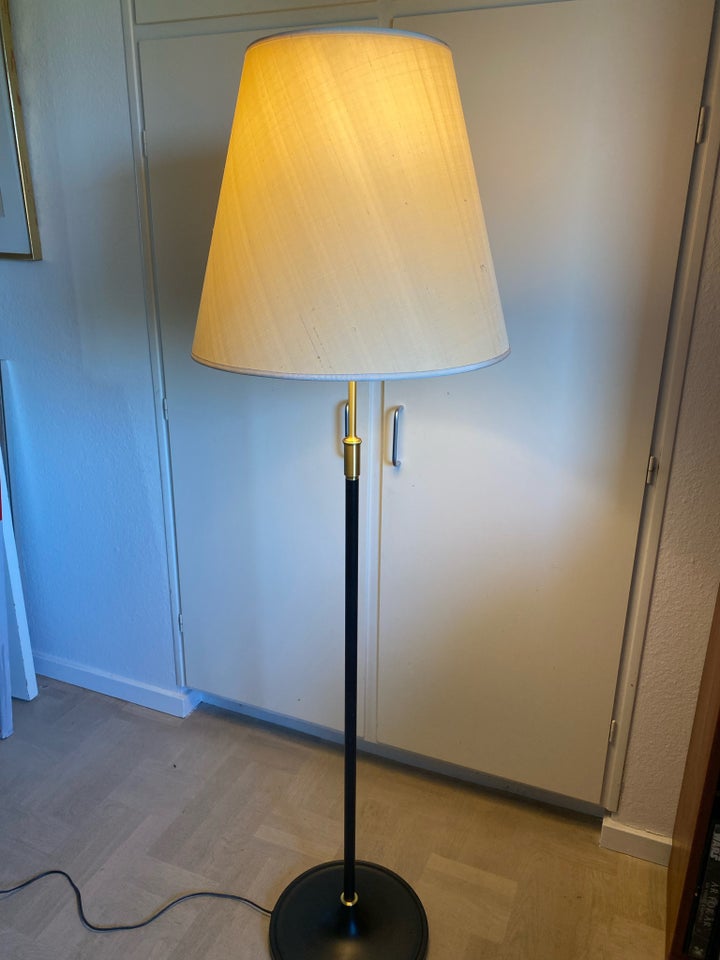 Standerlampe, Le Klint 339