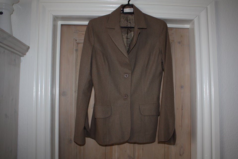 Blazer, str. 36, Now On