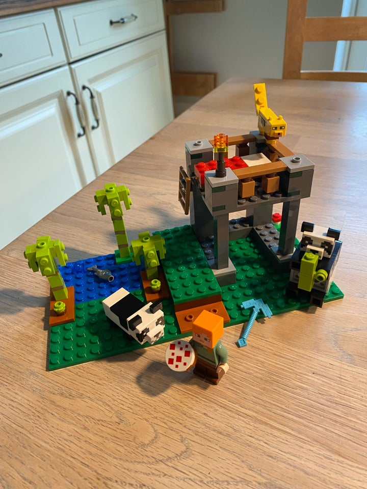 Lego Minecraft 21158