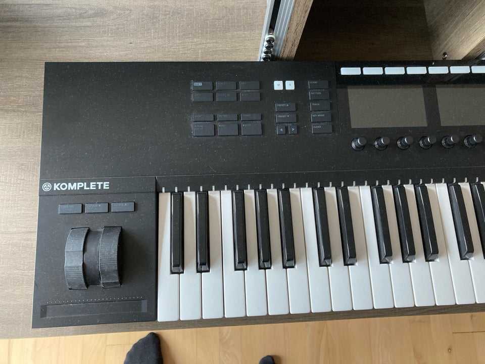 Midi keyboard, Native Instruments