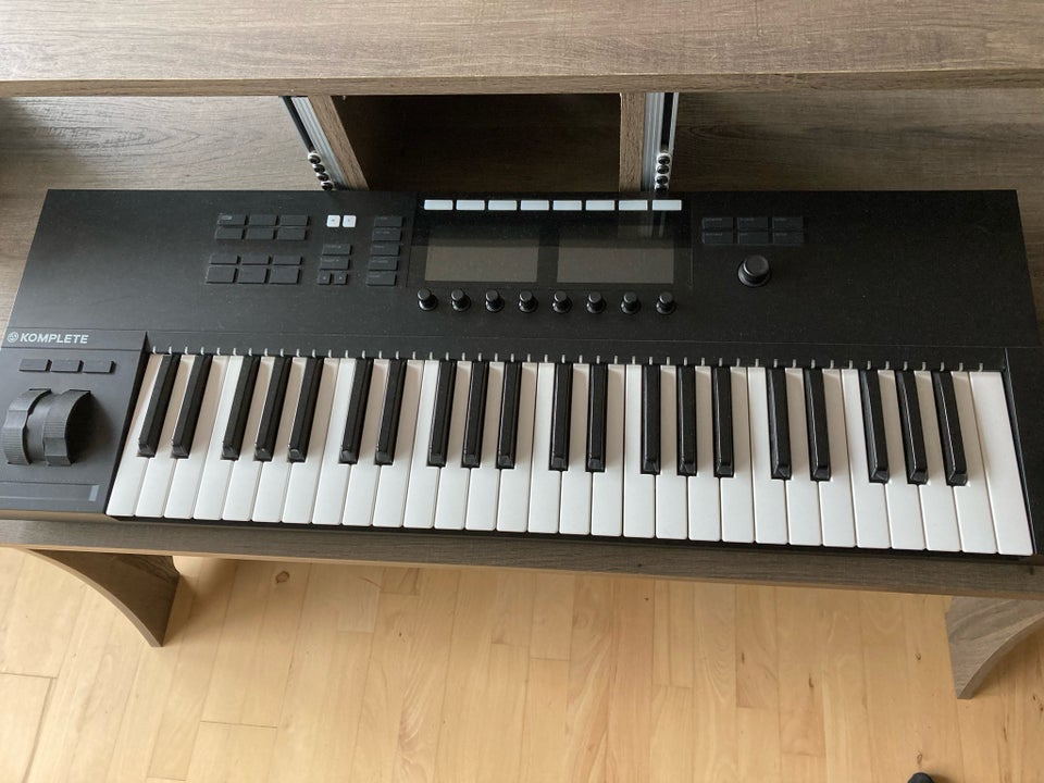 Midi keyboard, Native Instruments