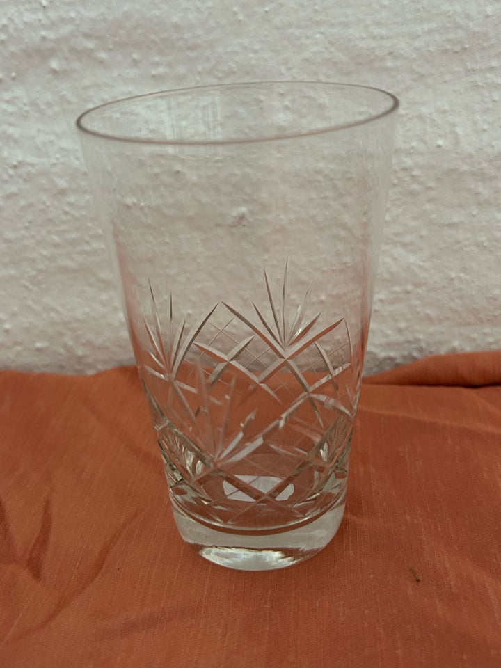 Glas, 4 stk vandglas 1 portvin og 2