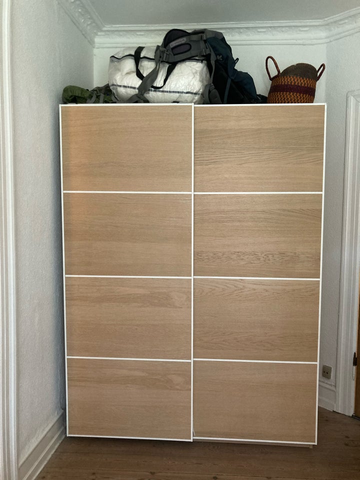 Klædeskab, Ikea, b: 150 d: 65 h: 200