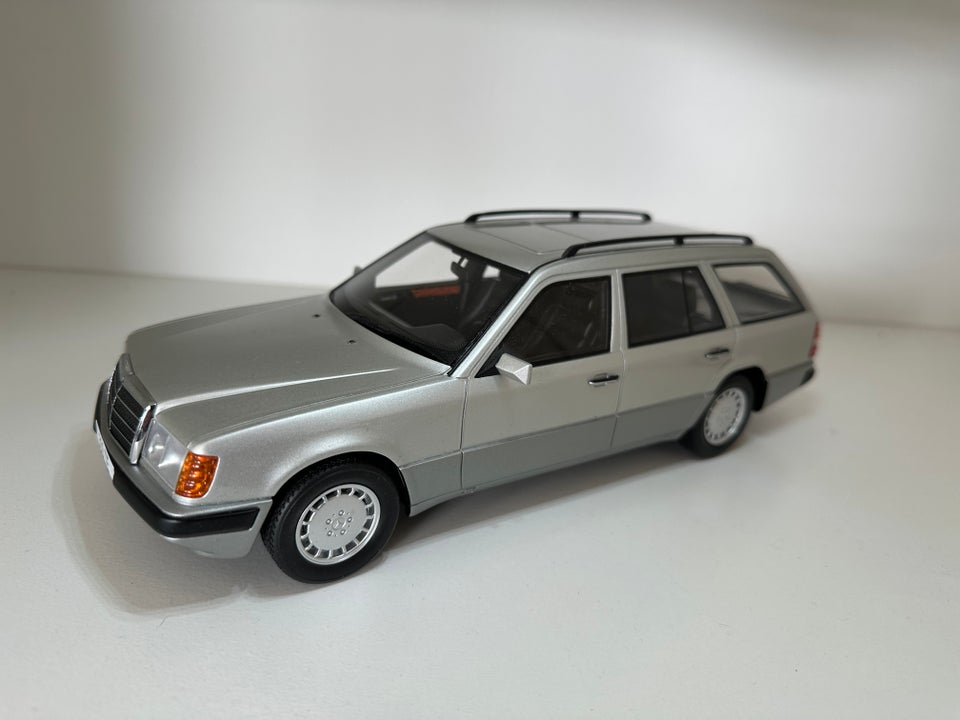 Modelbil, Bos Mercedes 300te s124 ,