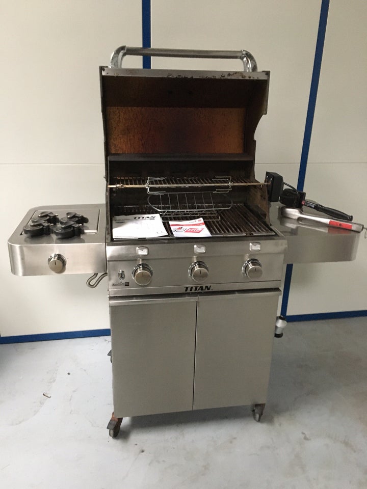 Gasgrill, Charbroil TITAN