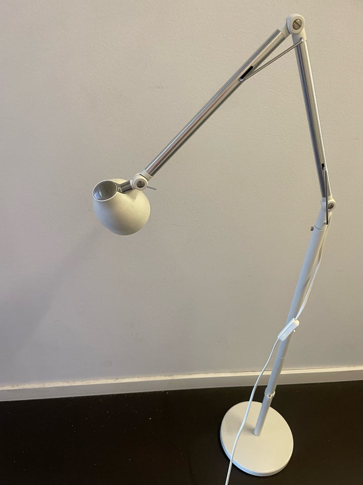 Gulvlampe, Ikea