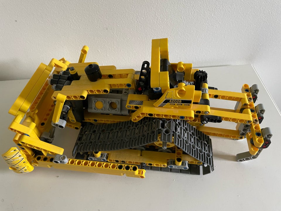 Lego Technic, 42028