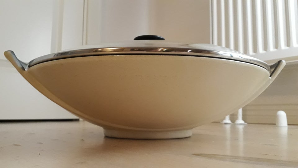 Wok, Le Creuset