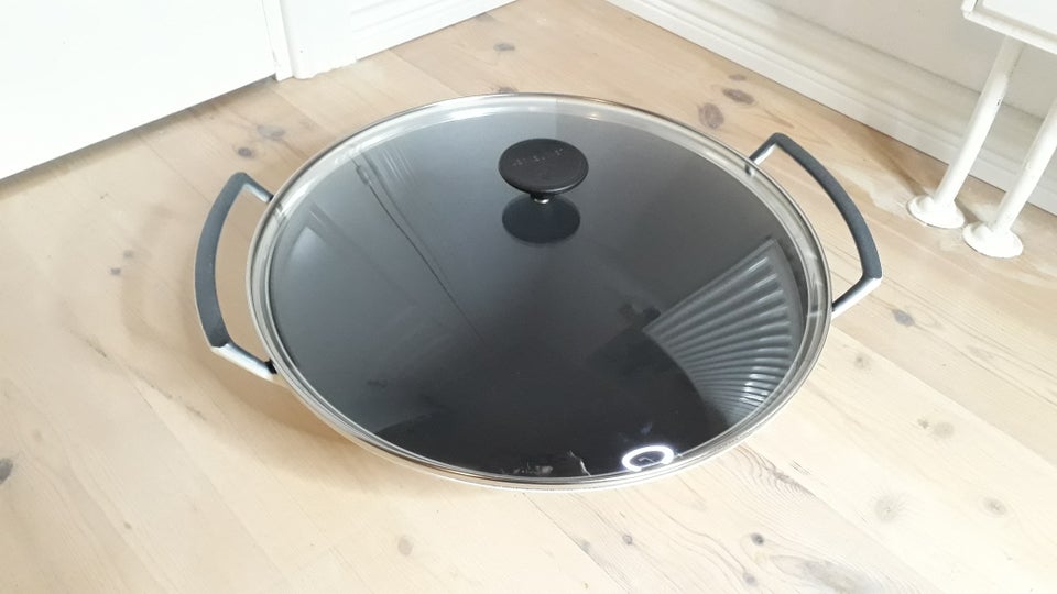 Wok, Le Creuset