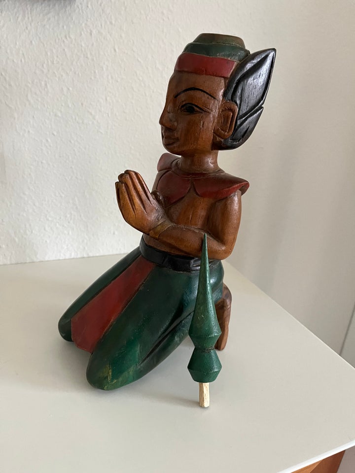 Smuk Buddha i træ 35 cm