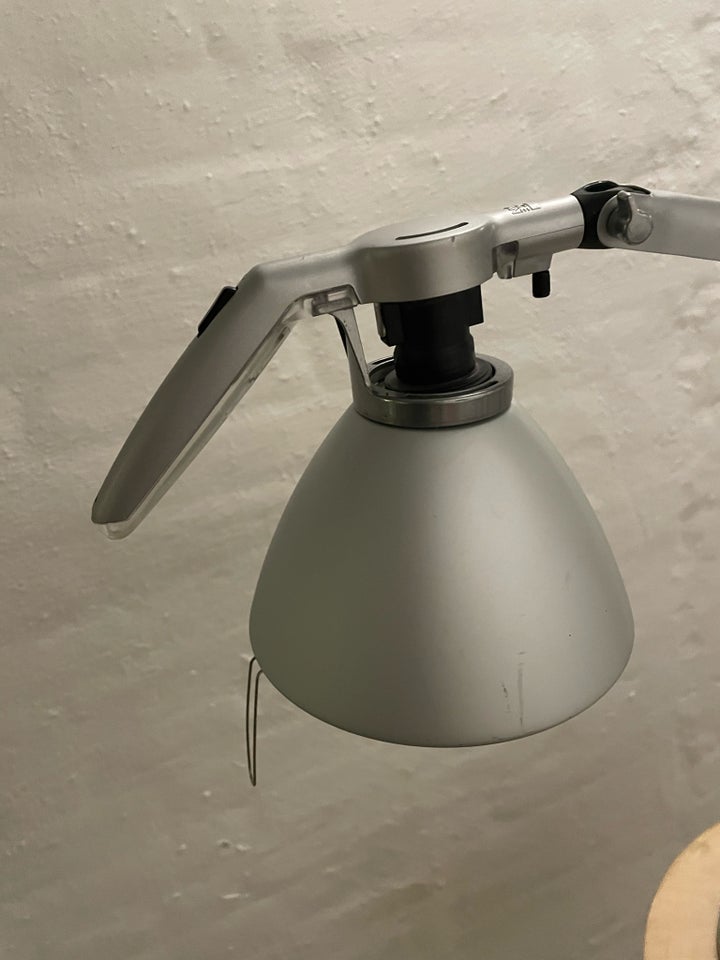 Skrivebordslampe Luce plan