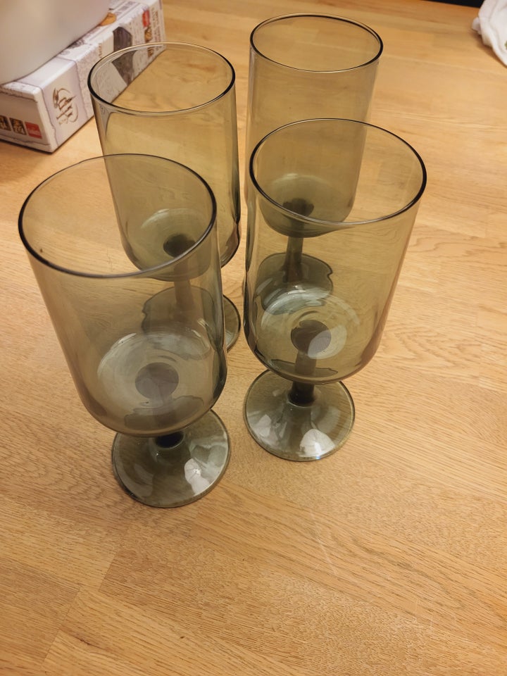 Glas, Røgfarvet glas