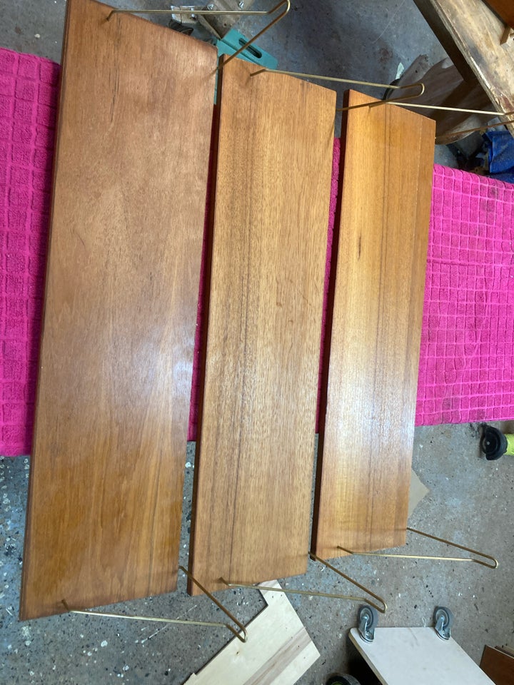 Teak hylder Trak