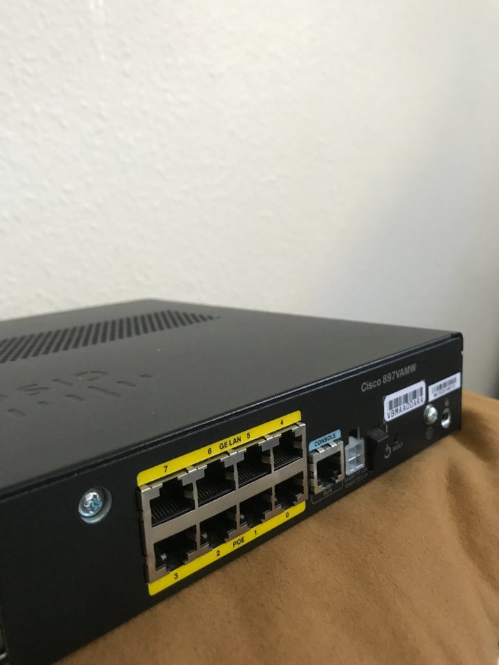 Router Cisco 890 Series 897VAMW