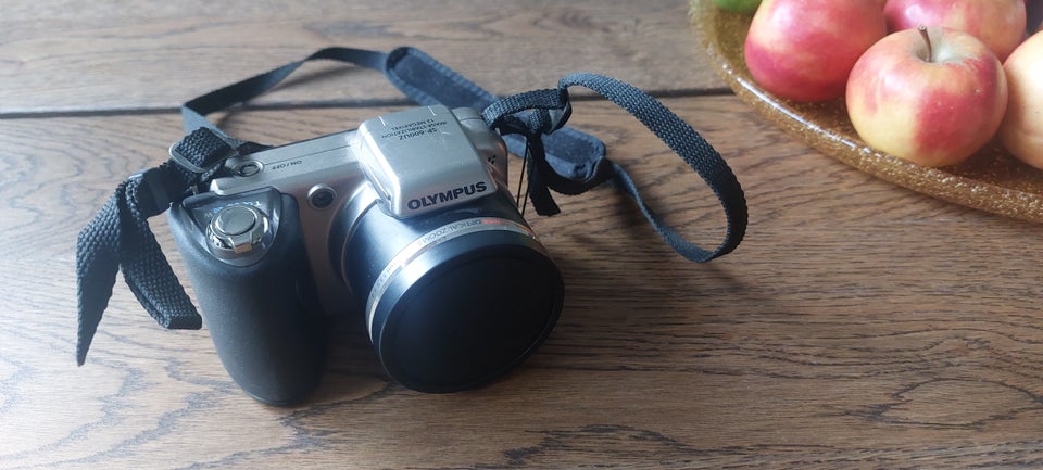 Olympus SP-600 UZ, 12 megapixels,