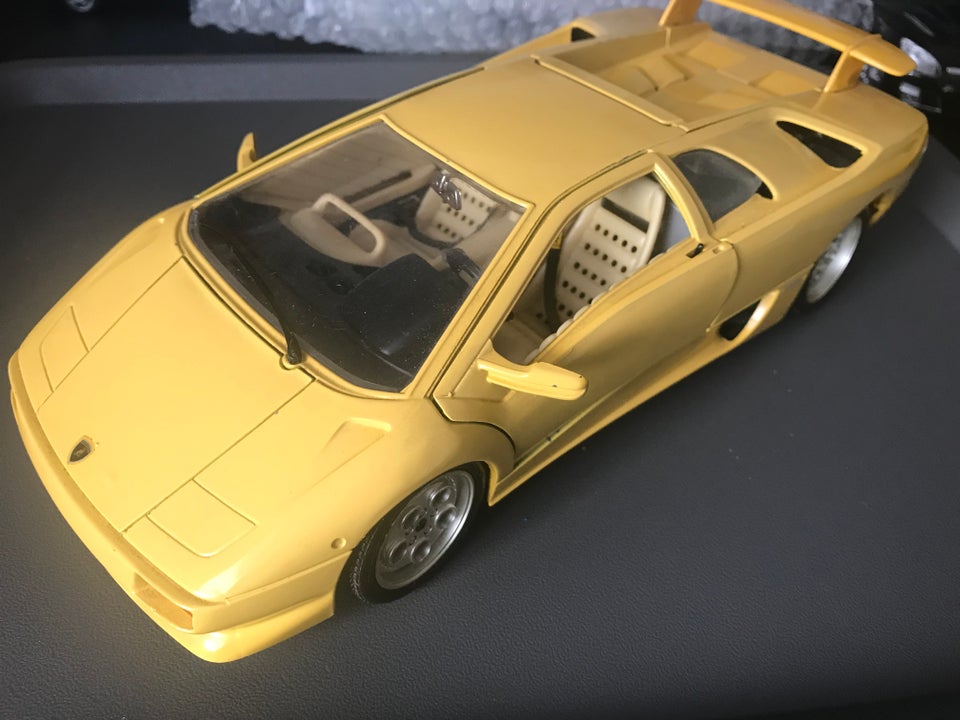 Modelbil Burago Lamborghini