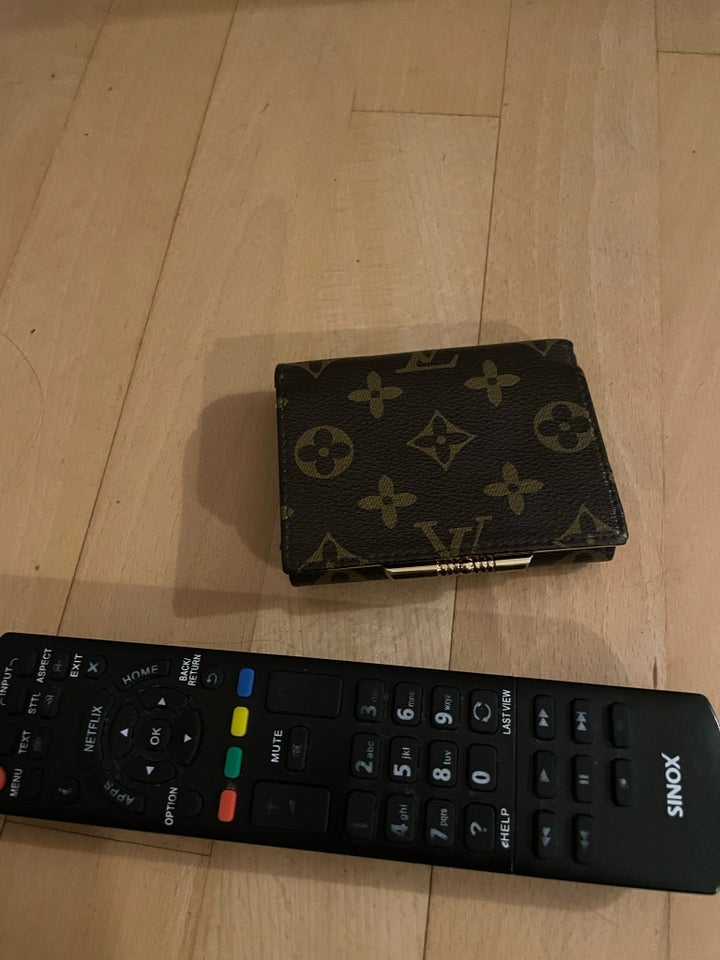 Pung, Louis Vuitton, læder