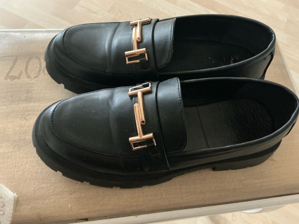 Loafers, str. 40, Sort