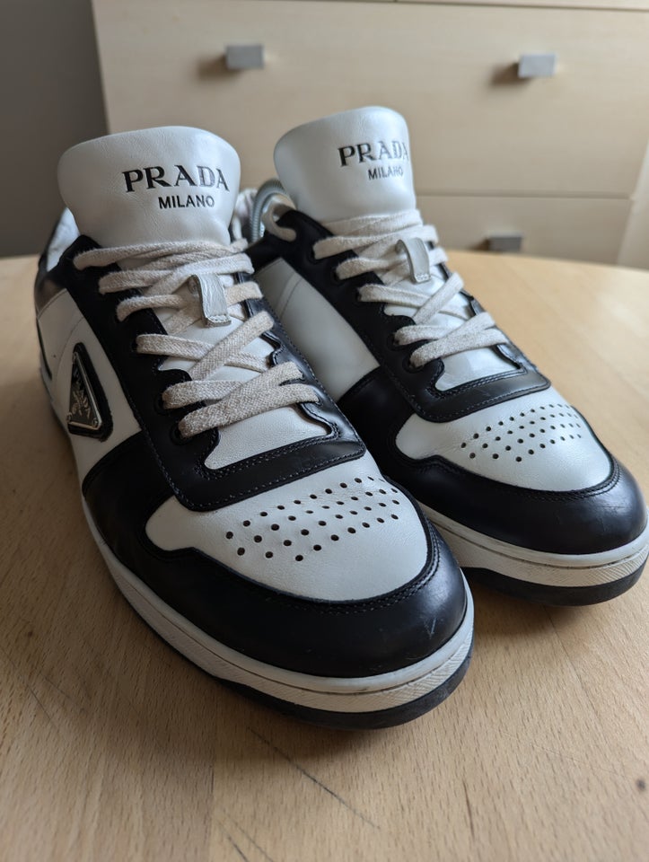 Sneakers str 42 Prada