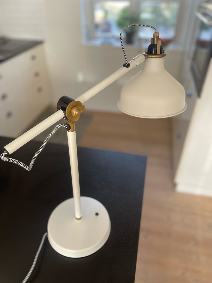 Skrivebordslampe, IKEA