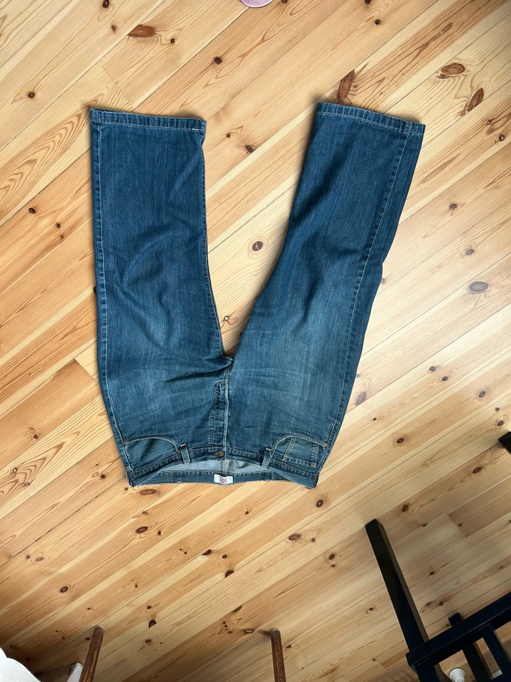 Jeans, Levis 501, str. 46