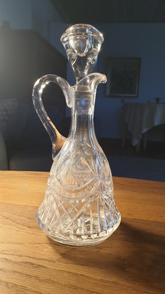 Glas, Gammel krystalkaraffel uden