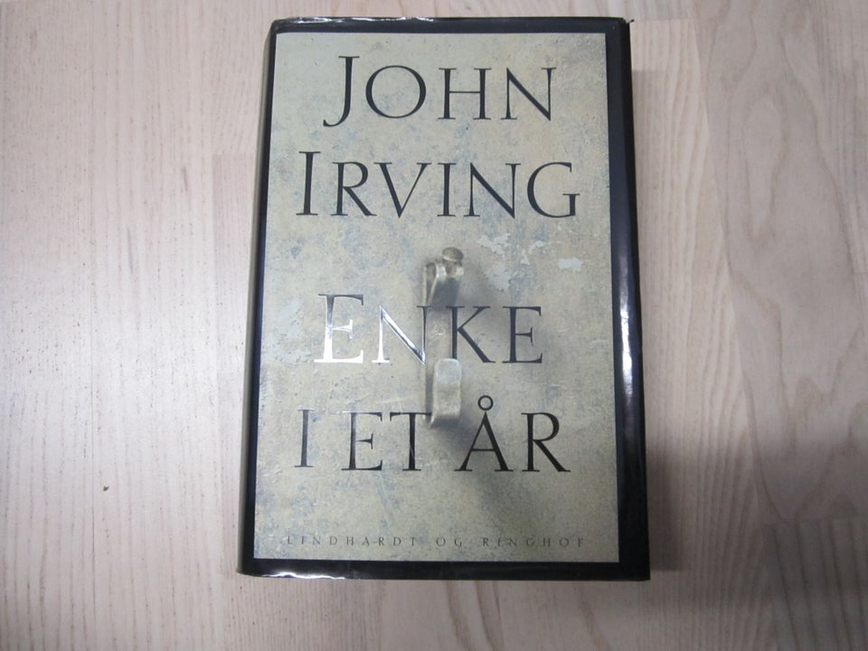 Enke i et år , John Irving, genre: