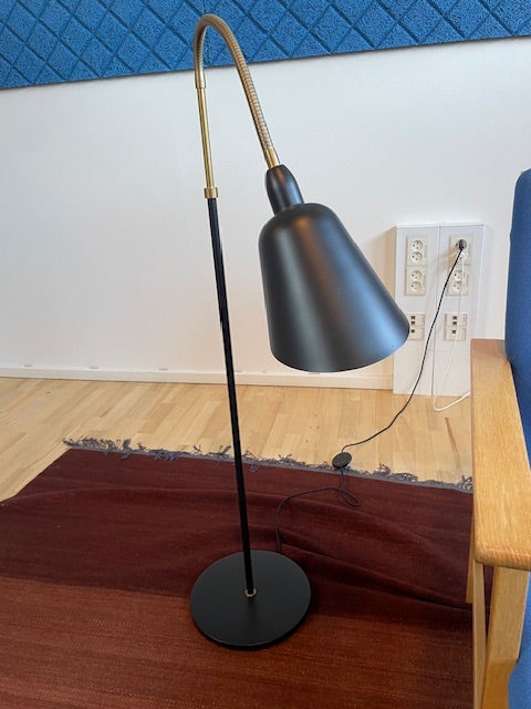 Standerlampe, Arne Jacobsen