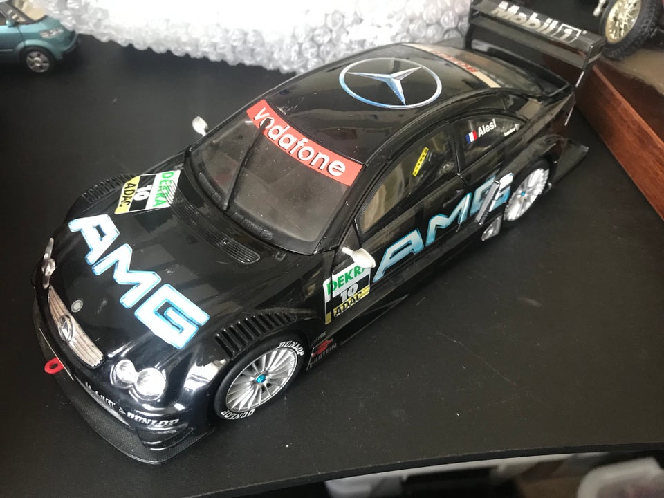 Modelbil Mercedes Benz skala 1:18