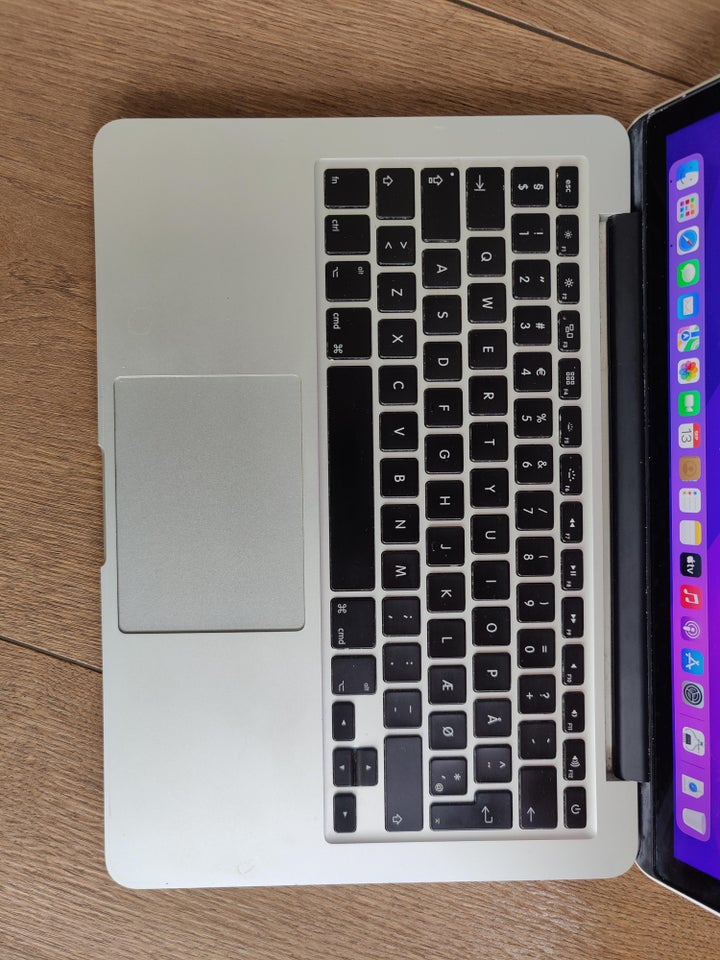 MacBook Pro 13" i5 // NYT BATTERI