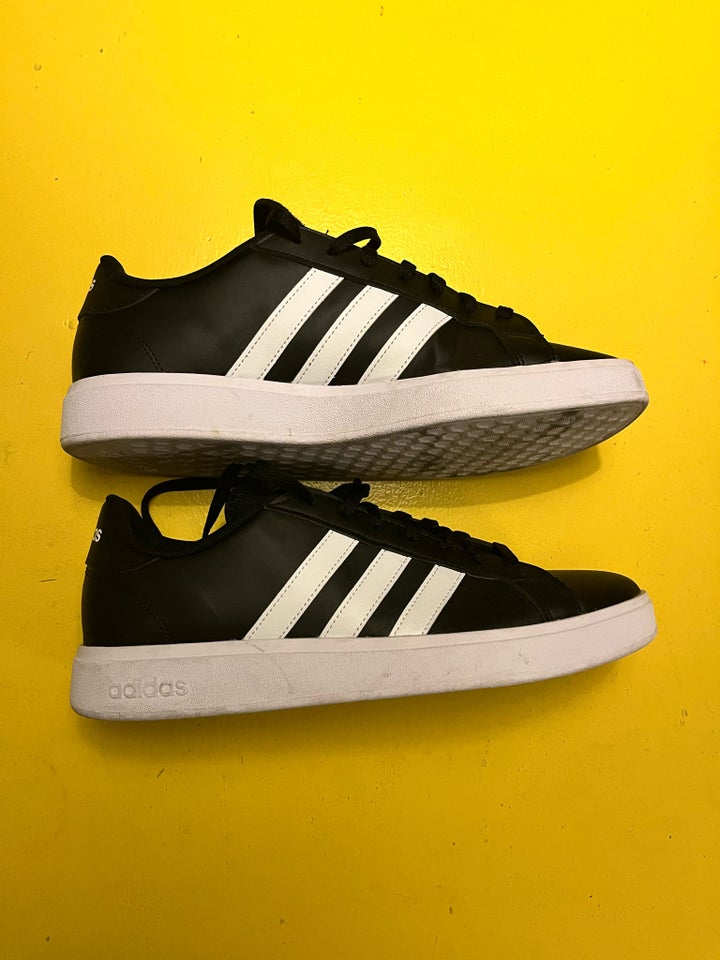 Sneakers, Adidas, str. 44