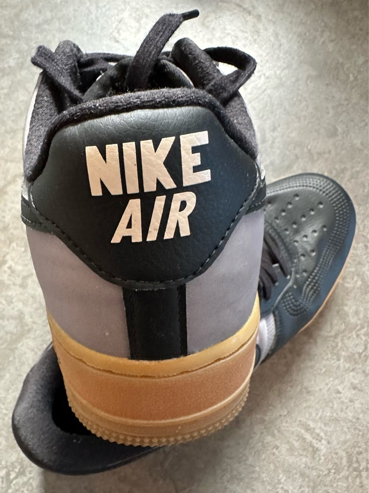 Sneakers, Nike Air Force 1, str. 43