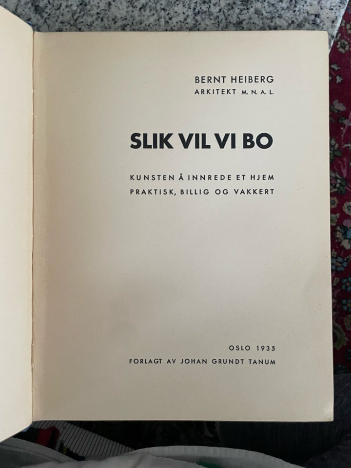 Slik vil vi bo, Bernt Heiberg, emne: