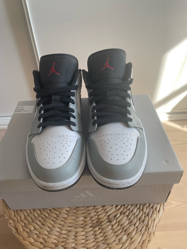 Sneakers Jordan 1 str 445