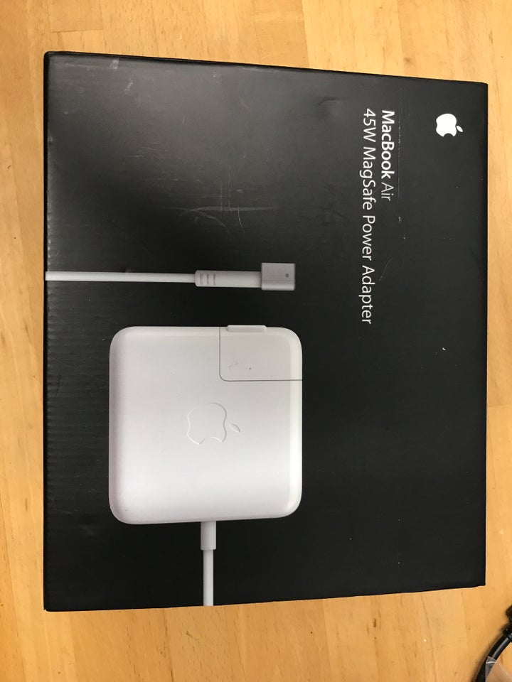 MacBook Air Power Adapter