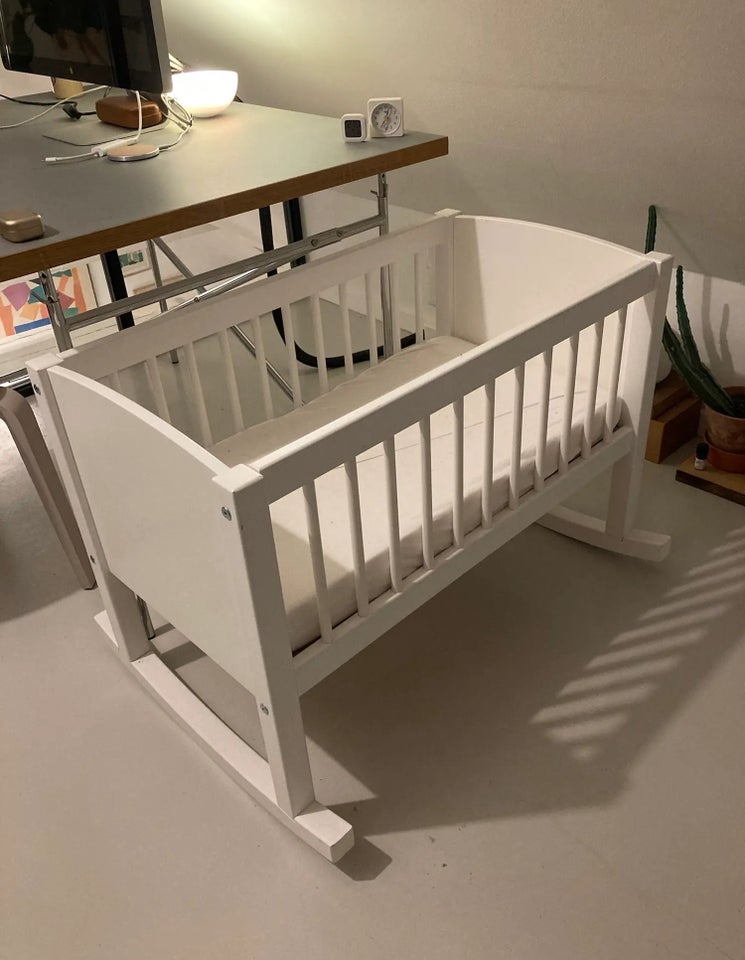 Vugge Baby crib with two