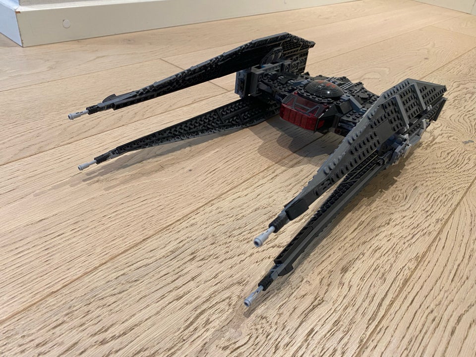 Lego Star Wars Kylo Ren Star