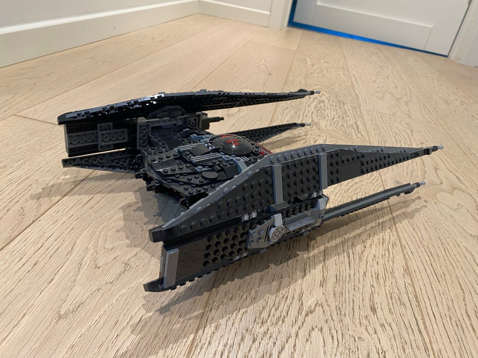 Lego Star Wars Kylo Ren Star