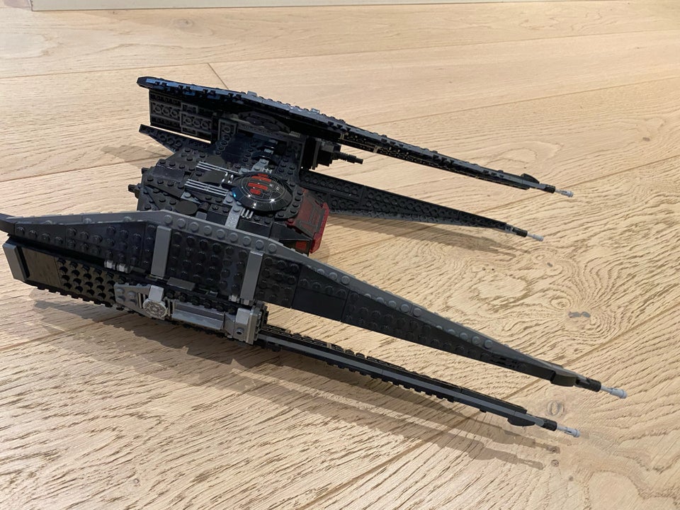 Lego Star Wars Kylo Ren Star