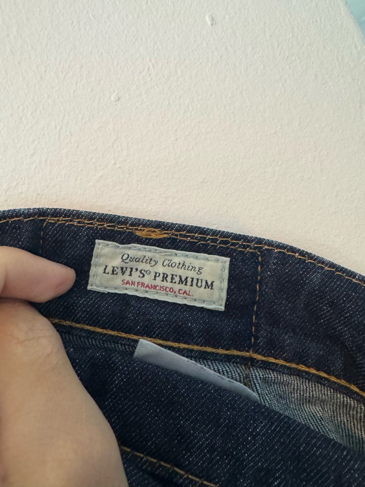 Jeans, Levis, str. 33